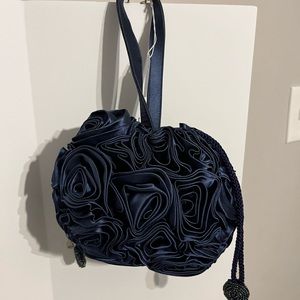 NEW NAVY BLUE FLOWER DESIGN PURSE.